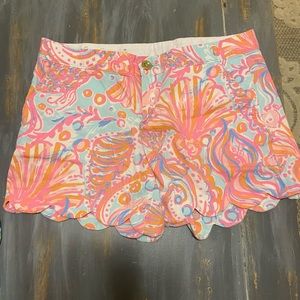 Too much Bubbly buttercup shorts NWOT. Size 6. $65